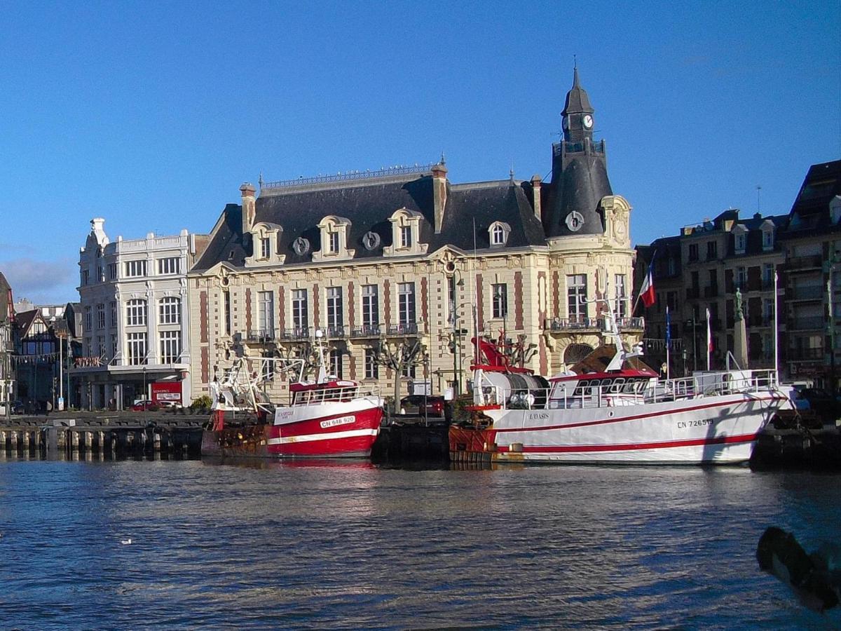 Les Parasols De Trouville Apartment Luaran gambar
